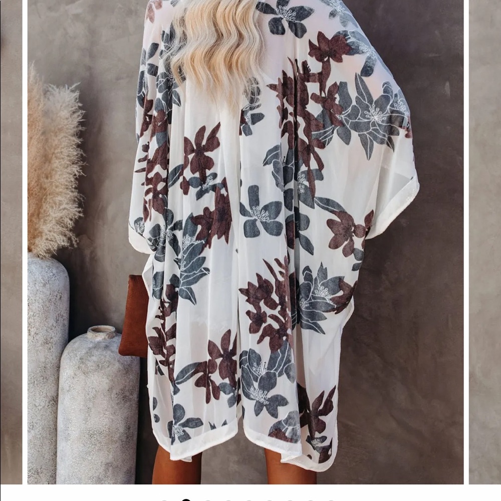 Floral velvet kimono